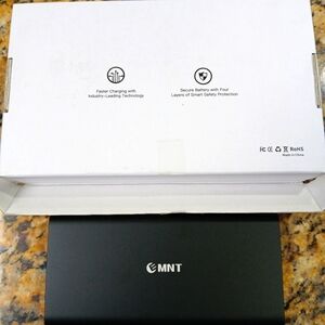 MNT Black Power Bank